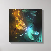 Vol de libellule verte lumineuse