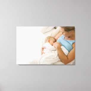 Toile Vue courbe de femme allaitant le bébé