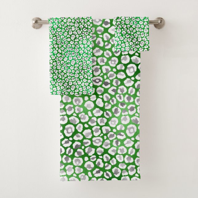 TOILETTE DE SALLE DE BAINS BLANCHE VERTE ET ÉTONNA (En situation)