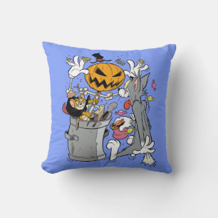 Tom & Jerry   Boo to Tom Throw Pillow