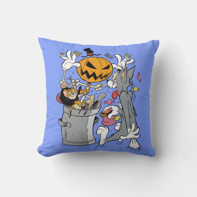 Tom & Jerry | Boo to Tom Throw Pillow (Front)