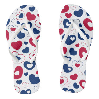 Tongs à cœurs rouges et bleus