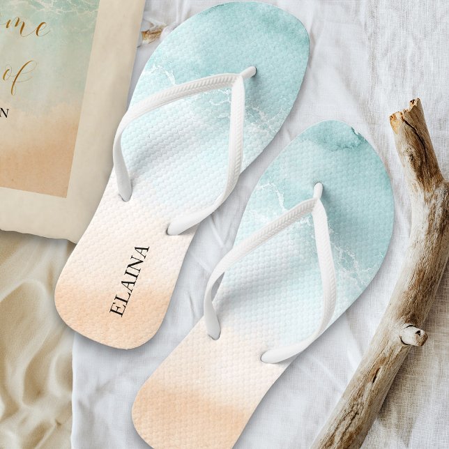 Tongs Aquarelle Tropical Sandy Ocean Beach personnalisée (Personalized flip flops with tropical ocean beach design perfect for destinatiom wedding party gifts)
