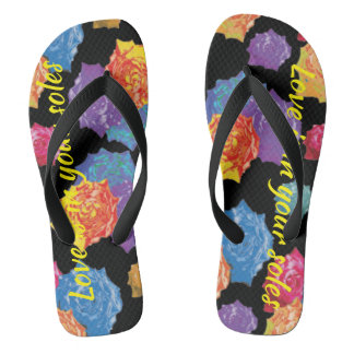 Tongs Coloré mignon amour floral est dans votre Soles