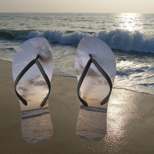 Tongs Coucher de soleil sur la mer arabe (Créateur téléchargé)