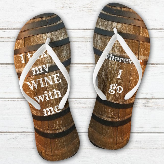 Tongs Drôle Vin Rustique Baril Flip Flops (Flip flops featuring a design based on a rustic wine barrel - great for a wine lover)