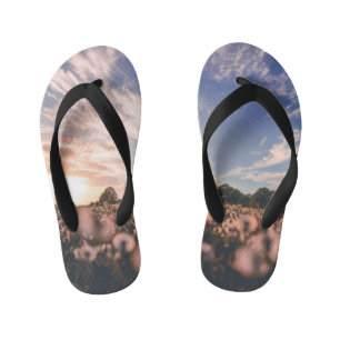 Tongs Enfants beau ciel sur la plaine