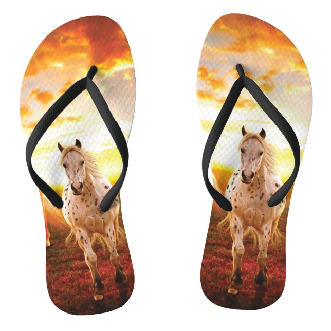 Tongs Horses at sunset throw pillow (Semelle)
