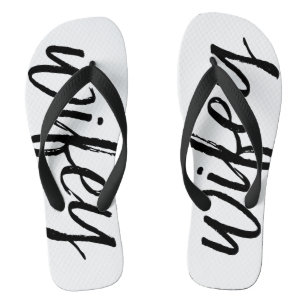 Tongs Wifey - Whimsical Black Calligraphy pour la mariée