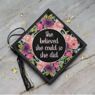 Toque De Diplômé Blush rose violet Floral Noir Elle Croit