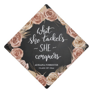 Toque De Diplômé Ce Qu'Elle Traite Elle Conquiert   Boho Roses