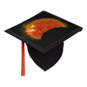 Toque De Diplômé Éclipse solaire en cours
