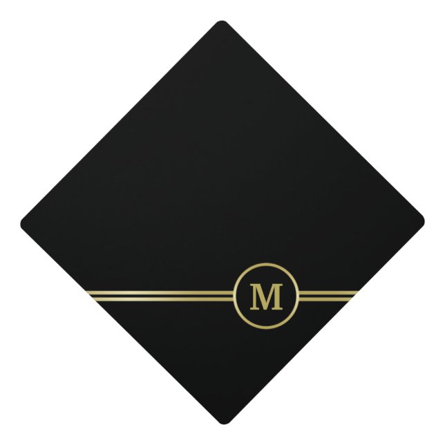 Toque De Diplômé Élégant Monogramme or sur noir (Devant)