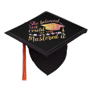 Toque De Diplômé Elle a cru qu'elle pouvait donc elle l'a maîtrisé