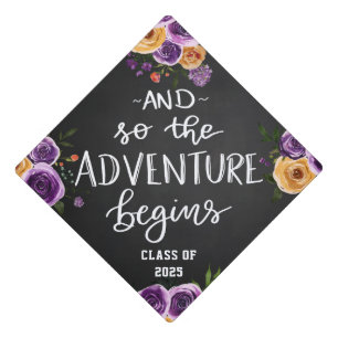 Toque De Diplômé Et Donc L'Aventure Commence Un Script manuscrit