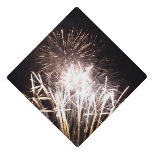 Toque De Diplômé Feux d'artifice blancs et or I Célébration patriot