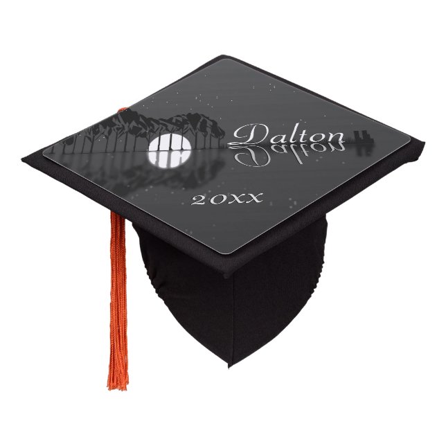 Toque De Diplômé Guitar Cove Réflexion Nom et date (Incliné)
