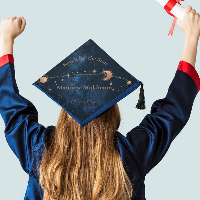 Toque De Diplômé Les Diplômés Atteignent Pour Les Étoiles (Créateur téléchargé)