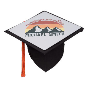 Toque De Diplômé Les montagnes pastel vintages appellent le monogra