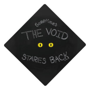 Toque De Diplômé Les yeux vides de retour