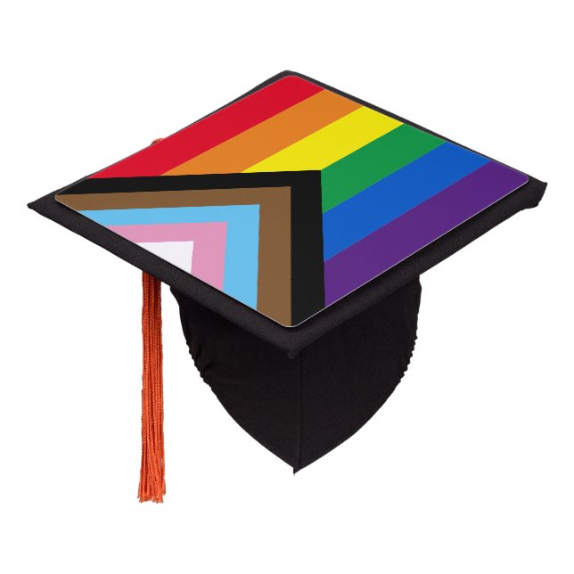 Toque De Diplômé LGBTQ Progrès fierté gay diversité inclusive drape (Incliné)