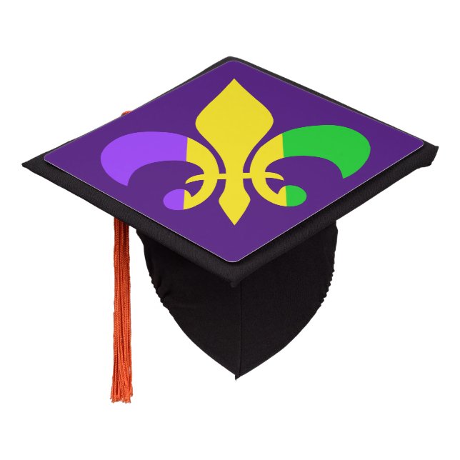 Toque De Diplômé Mardi Gras Vert Jaune Violet Fleur de Lis (Incliné)