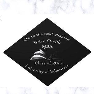 Toque De Diplômé Modifiable À La Page Suivante Du Livre De Chapitre