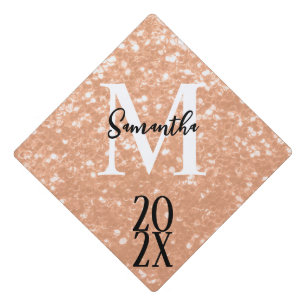 Toque De Diplômé Monogramme de la pêche à l'étincelle de 2024