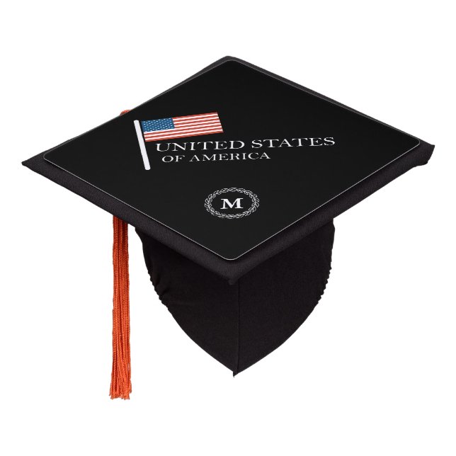 Toque De Diplômé Monogramme. Drapeau des États-Unis d'Amérique. (Incliné)
