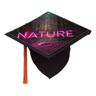 Toque De Diplômé Mystère forêt d'épinette nature néon magenta signe