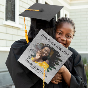 Toque De Diplômé Paillettes Argent En Hommage à la Photo Hommage