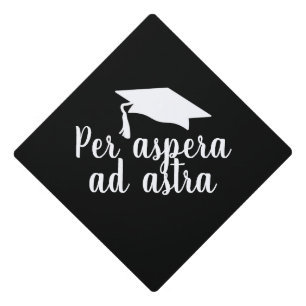 Toque De Diplômé Par aspera et astra Citation latine Noir Graduatio