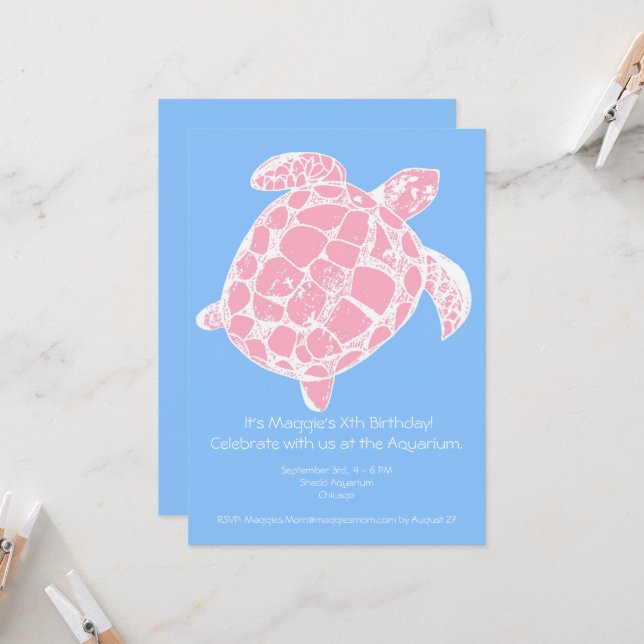 Tortue de mer rose et bleu Invitation de fête d'an (Devant/Arrière en situation)