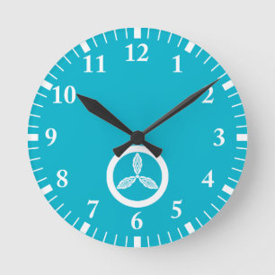 Tosa oak leaves in circle round clock