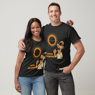 Total Eclipser: Funny Man Watching the Eclipse T-Shirt