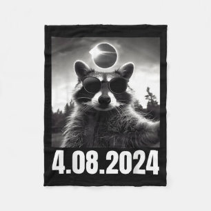 Total Solar Eclipse Usa Raccoon Illustration Fleece Blanket