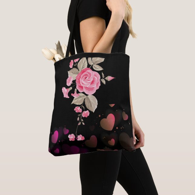 Tote (Close Up)