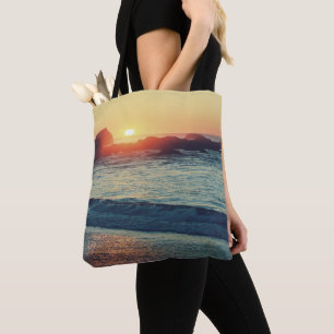 Tote Bag Alors que le soleil se couche......