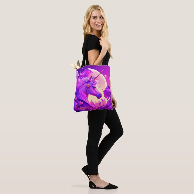 Tote Bag Art unicorne rose et violet de nuit (Sur le modèle)