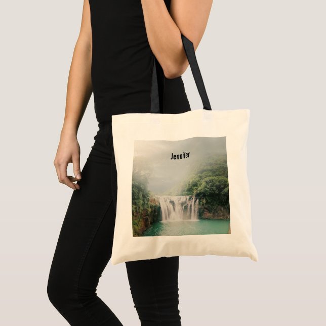 Tote Bag Belle cascade dans une forêt de montagne (Devant (produit))