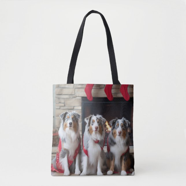 Tote Bag Berger australien près de la cheminée Noël (Devant)