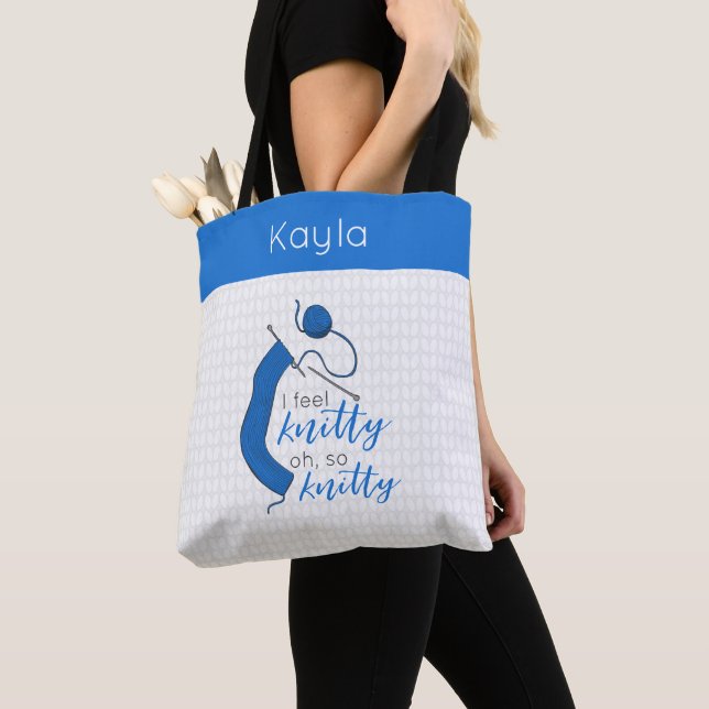 Tote Bag Bleu Clair Je Sens Knitty, Oh Tellement Knitty (De près)