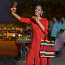 Bleu rouge rayures jaunes