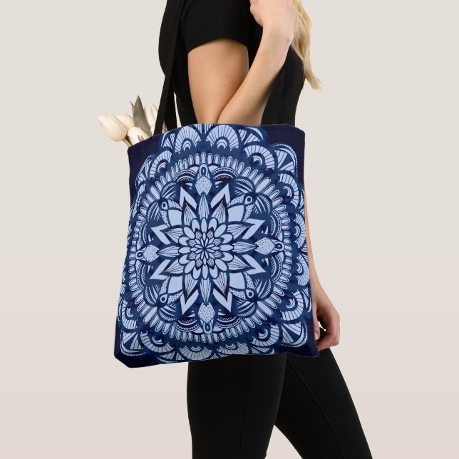 Tote Bag Bohemian Navy Blue Tie Dye Mandala (De près)