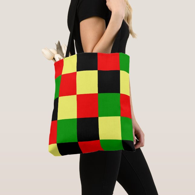 Tote Bag Chèques rouges, jaunes, noirs et verts (De près)