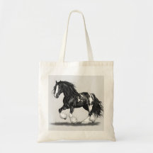 Cheval monochrome Gypsy Vanner