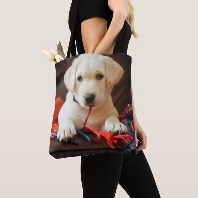 Tote Bag Chiot des images | de Getty sur un sofa (De près)