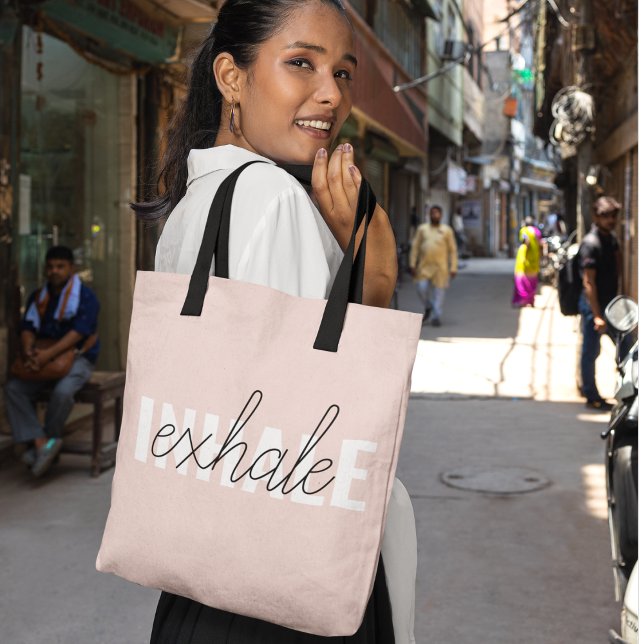 Tote Bag Citation moderne Pastel Pink Inhale Exhale (Créateur téléchargé)