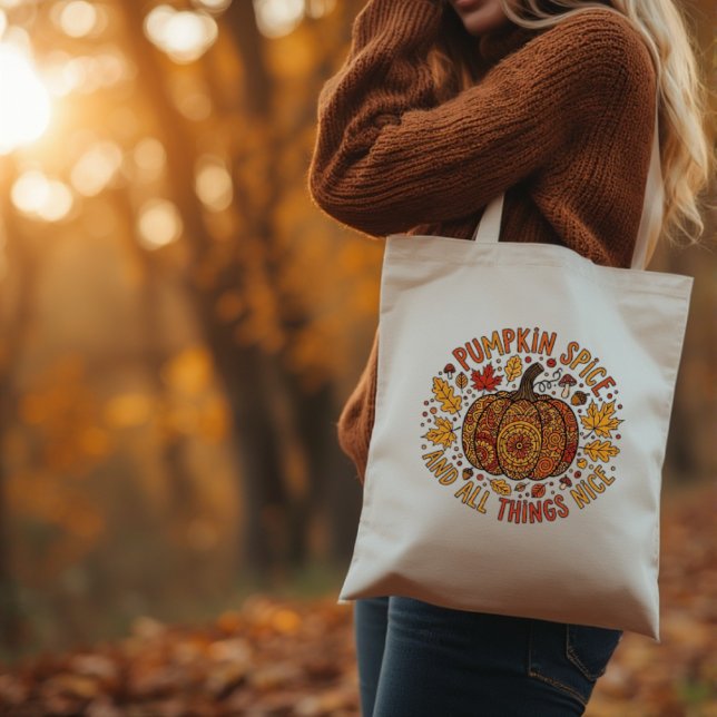 Tote Bag Conception d'épices citrouilles d'automne (adorned with extraordinarily intricate mandala-inspired patterns in vibrant shades of orange )