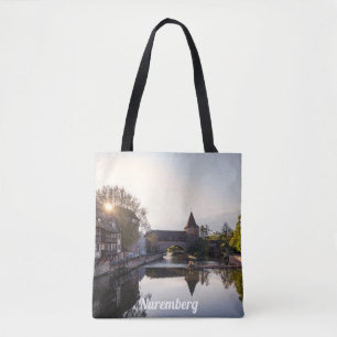 Tote Bag Coucher de soleil sur l'ancien pont médiéval de Nu